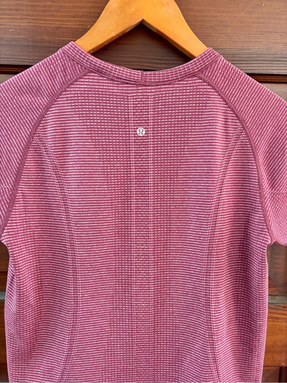 Lululemon Wonen’s Swiftly Tech Short Sleeve Top in Heathered Dashing Purple - Picture 4 of 10